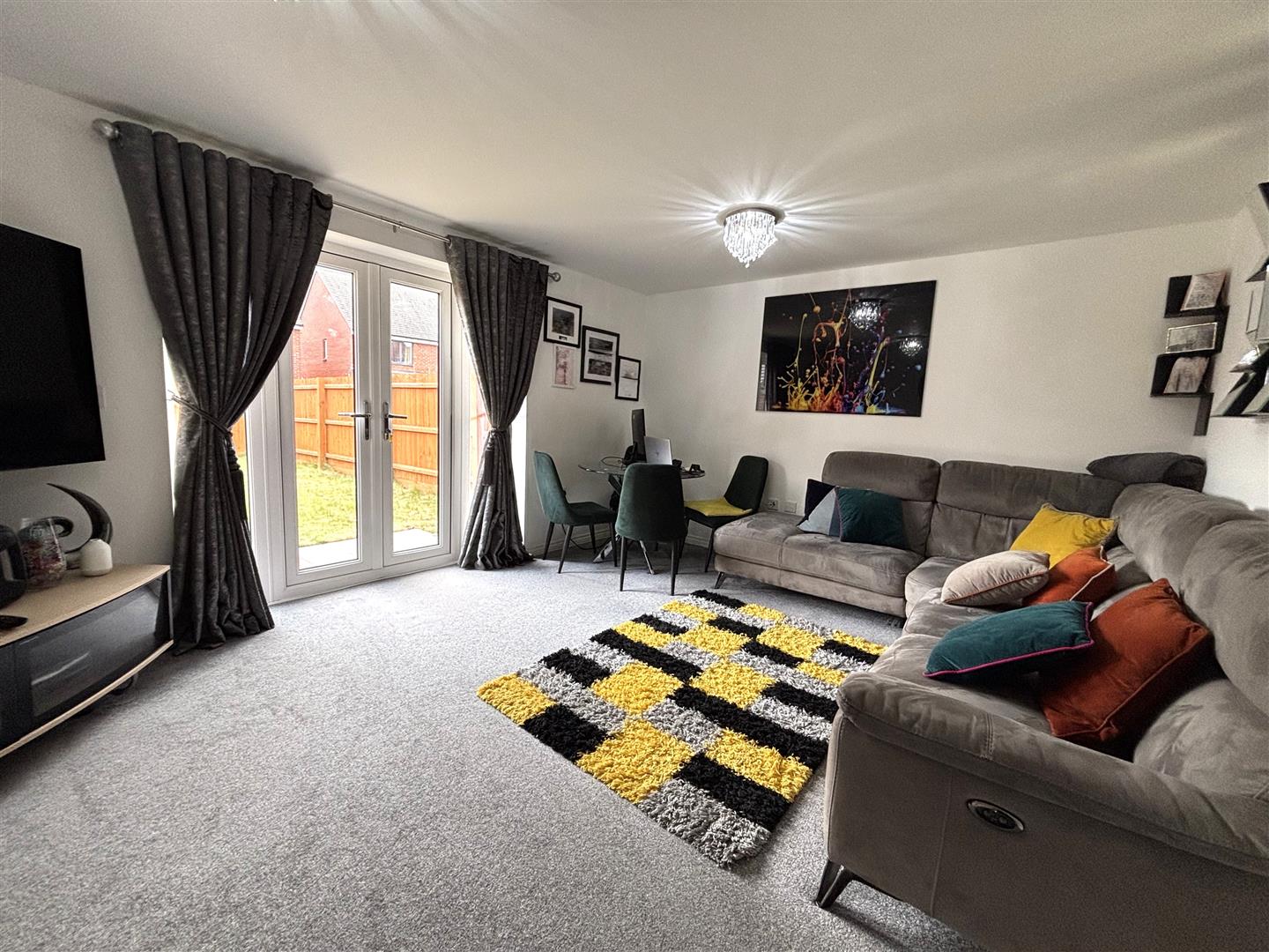 3 bed property in Terle Bank, Bedford